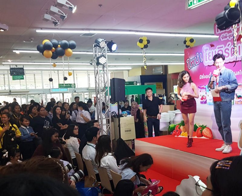 Facebook live streaming : CP Meiji Yoghurt